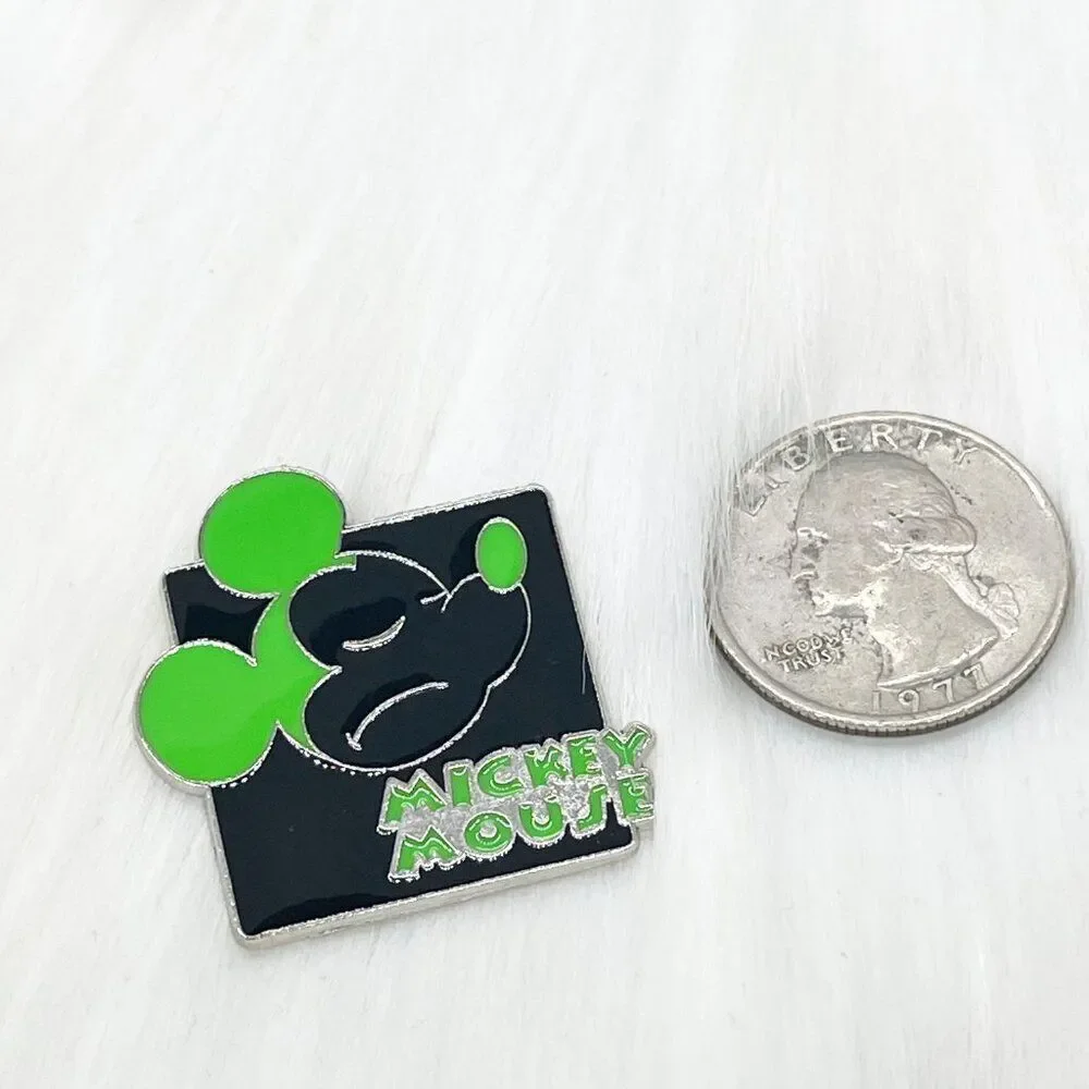 🔮 5/$25 Disney Mickey Expressions Hmph! Pin - Picture 2 of 2
